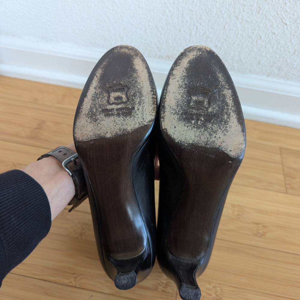 Stuart Weitzman Black Leather Heels - Picture 3 of 4